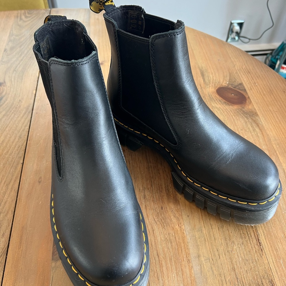 Dr. Marten Chelsea boot